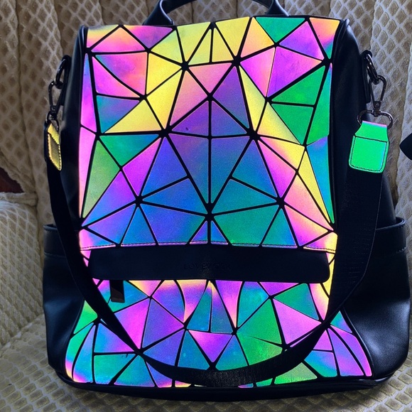 LOVEVOOK Holographic Geometric BACKPACK NWOT - Picture 1 of 3
